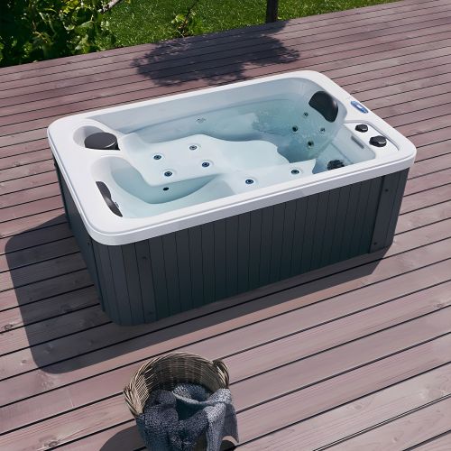 Sanotechnik - SPLIT OUTDOOR WHIRLPOOL white marble inkl. Abdeckung 175x115x70 cm